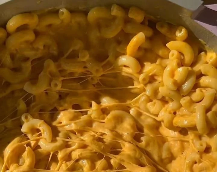 One Pot Creamy Mac and Cheese (Stovetop)
