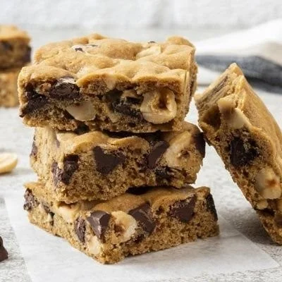 NESTLÉ® TOLL HOUSE® Chocolate Chip Pan Cookie Bars